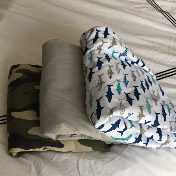 Bundle of three Twin  flat sheets in great condition - Picture 2 of 8